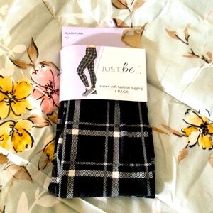 Womens just be leggings. New size small